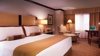 king hotel room